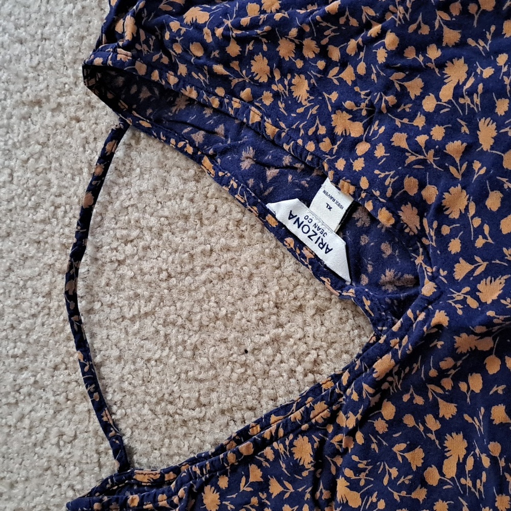 Shirt - Picture 2 of 2